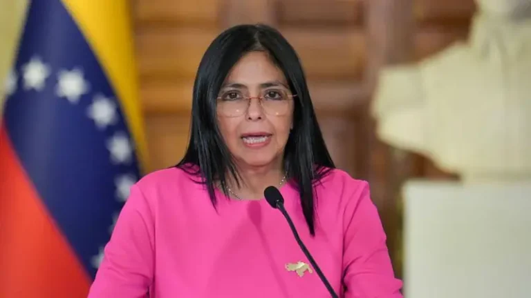 Delcy Rodríguez asume como presidenta encargada de Venezuela tras captura de Maduro