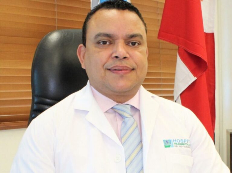 Presidente Abinader designa a Julio César Landrón como nuevo director del Servicio Nacional de Salud (SNS)
