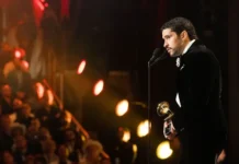 Bad Bunny hace historia en los Grammy y lanza contundente mensaje contra el ICE