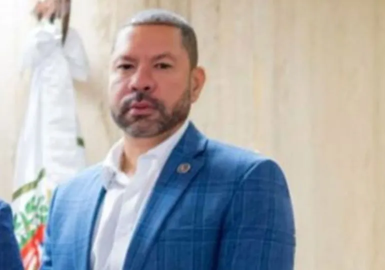 Presidente Abinader retira condecoración a Melitón Cordero exagente de la DEA acusado de fraude de visas y sobornos