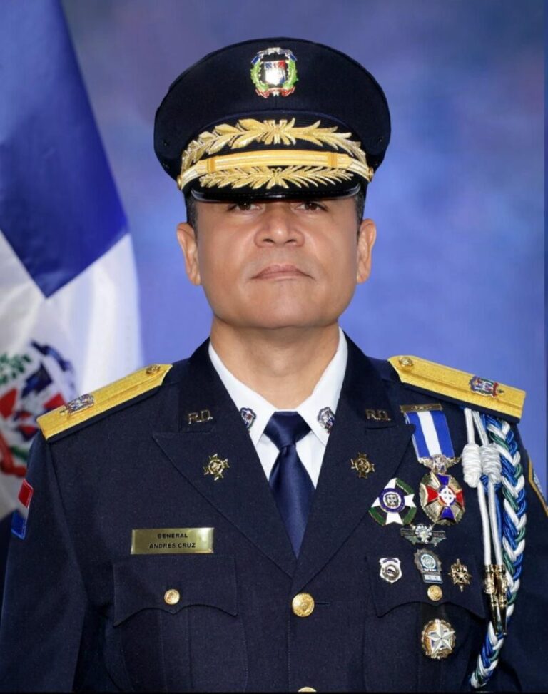 Presidente Abinader designa a Andrés Modesto Cruz Cruz como nuevo director de la Policía Nacional