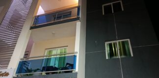 Mujer se lanza de un segundo piso al intentar huir de un intruso