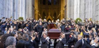 Entre aplausos y salsa: Nueva York despide a Willie Colón en emotivo funeral