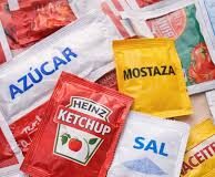Unión Europea prohibirá sobresitos de ketchup, azúcar y mayonesa en bares y restaurantes