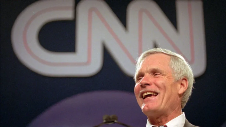 Murió Ted Turner, fundador de CNN y pionero de las noticias 24 horas, a los 87 años