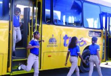 Gobierno busca integrar colegios privados al sistema TRAE para reducir los tapones en Santo Domingo