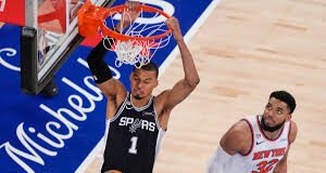 Knicks denuncian decisiones arbitrales tras derrota ante Spurs; serie final se coloca 2-1