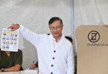 Congresista ordena suspensión provisional de Gustavo Petro; medida desata polémica en Colombia