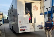 Escándalo en Migración | apresan empleados transportando 22 haitianos indocumentados en vehículo oficial entre Dajabón y Puerto Plata