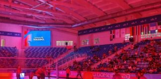 Apagón de casi una hora interrumpe partido entre República Dominicana y Venezuela en Santo Domingo 2026