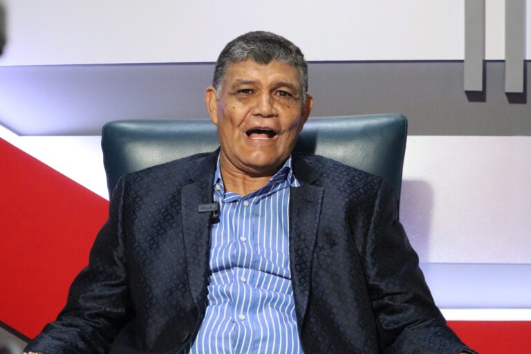 ¡Bárbaro! Alcalde de Santo Domingo Oeste solicita licencia de dos años para viajar por el mundo