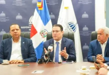 Gobierno media para evitar crisis en pagos con tarjetas en estaciones de combustible
