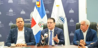 Gobierno media para evitar crisis en pagos con tarjetas en estaciones de combustible