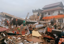 Terremoto de magnitud 7.7 sacude Indonesia y obliga a evacuar zonas costeras