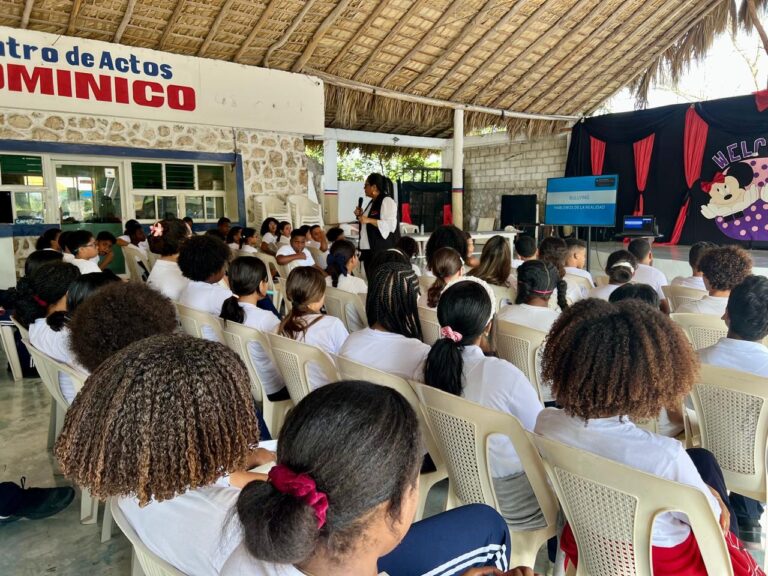 Colegio Dominico Cambridge International School de Bávaro celebra su 17.ª campaña de prevención del bullying