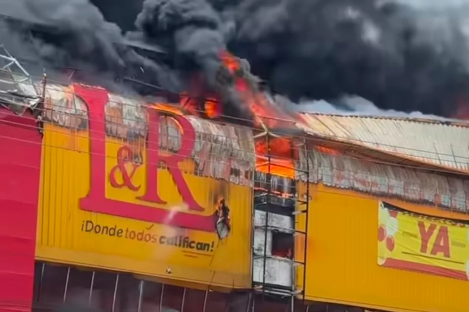 Policía recupera más de 170 artículos saqueados tras incendio en L&R Comercial; continúan las detenciones