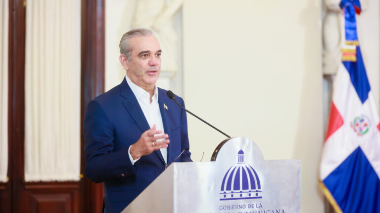 Presidente Abinader lanza Eficompras, la primera tienda virtual del Estado para agilizar las compras públicas