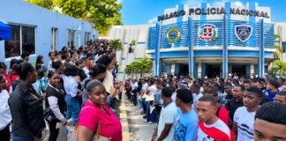 Miles de jóvenes buscan ingresar a las filas de la Policía Nacional