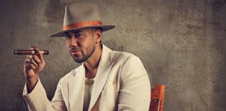 Romeo Santos lanza edición exclusiva de cigarros para apoyar a niños con autismo