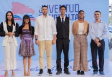 Cinco jóvenes dominicanos buscan recuperar Récord Guinness de lectura en voz alta | En vivo