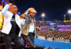 Ramón Orlando celebra por todo lo alto sus 50 años de carrera ante un Estadio Olímpico abarrotado