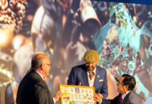 Juan Luis Guerra recibe reconocimiento de la FAO en Roma por “Ojalá que llueva café”