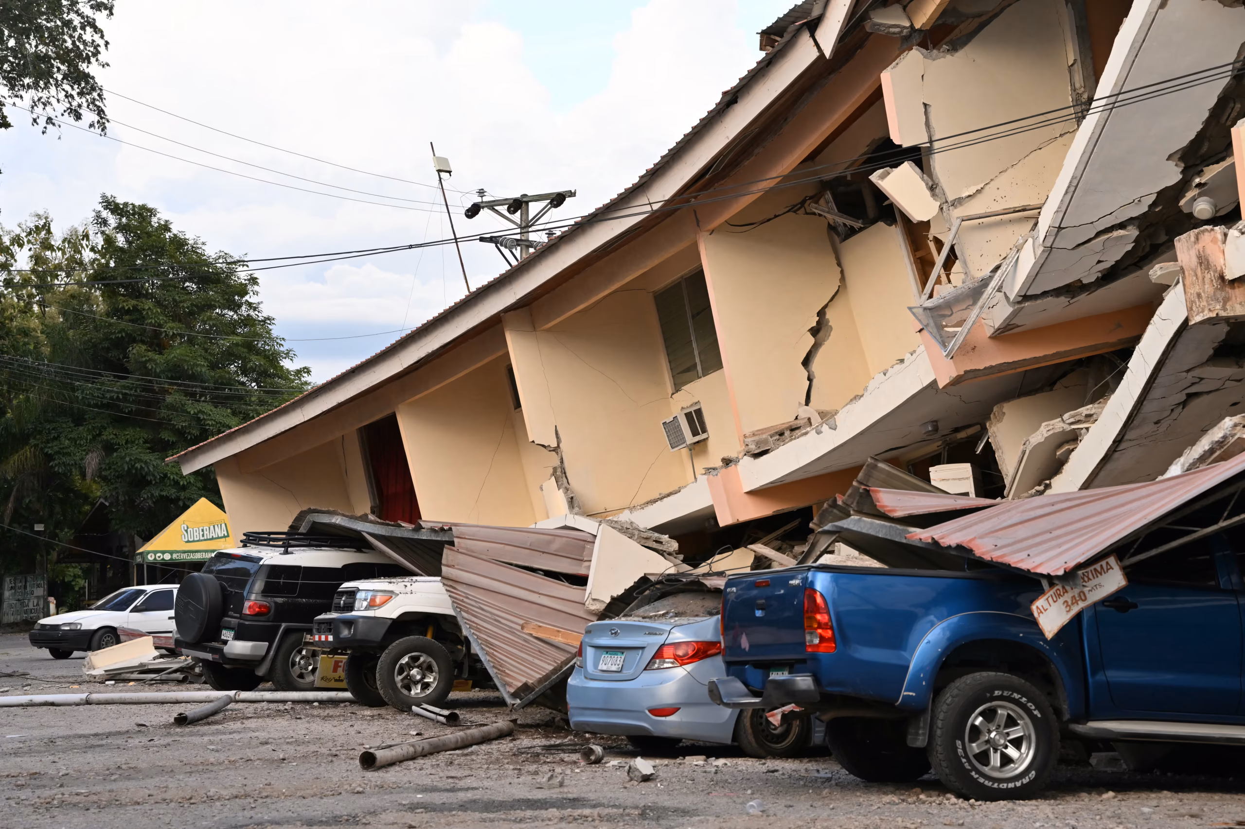 Terremoto de magnitud 7.7 sacude Panamá, provoca daños y evacuaciones; levantan alerta de tsunami